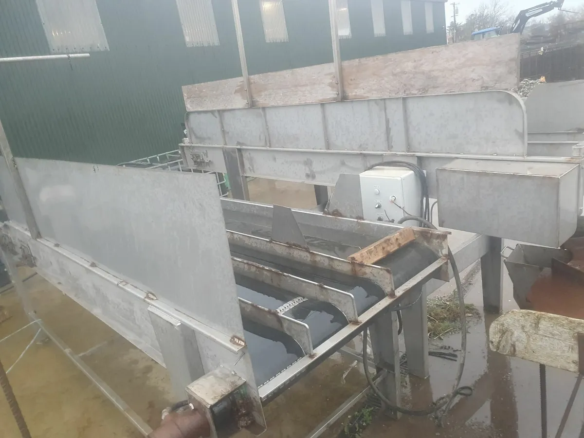 Conveyors hopper shaker dng pots and bits - Image 2