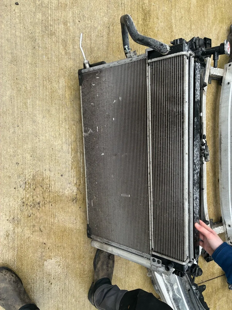 2021 Toyota RAV4 Frontal Parts - Image 2