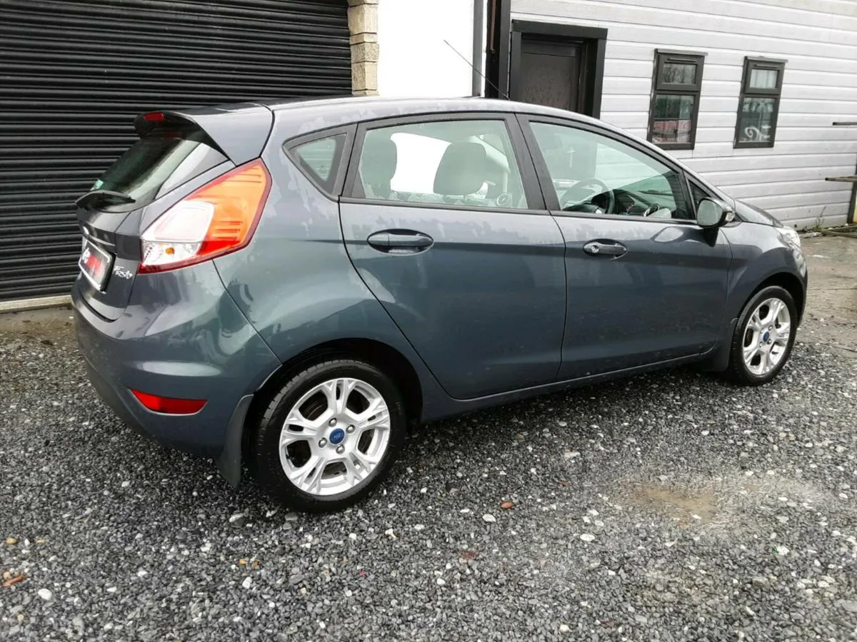 Ford fiesta 1.2 Petrol 2014 - Image 2