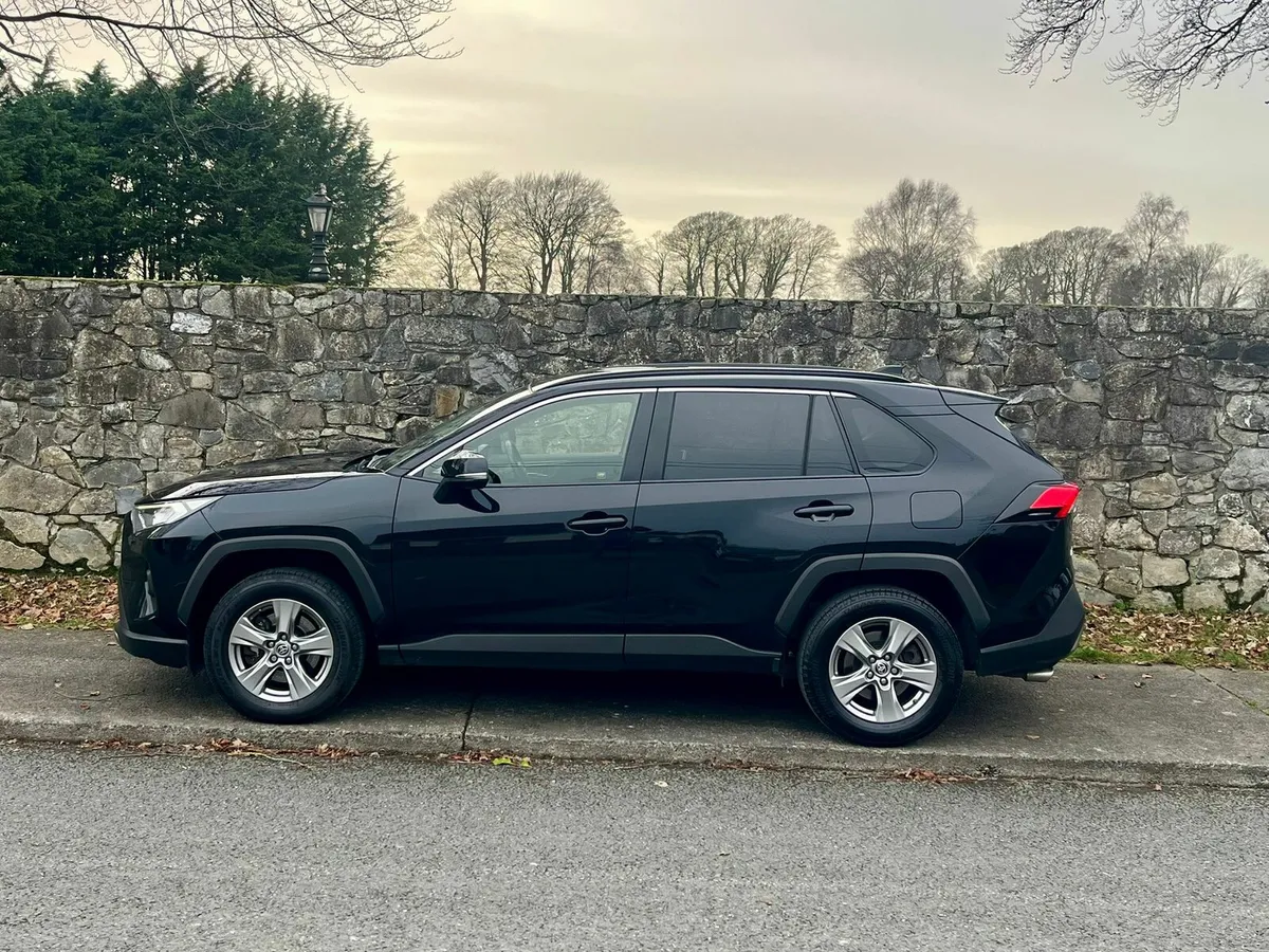 Toyota Rav Hybrid petrol - Image 2