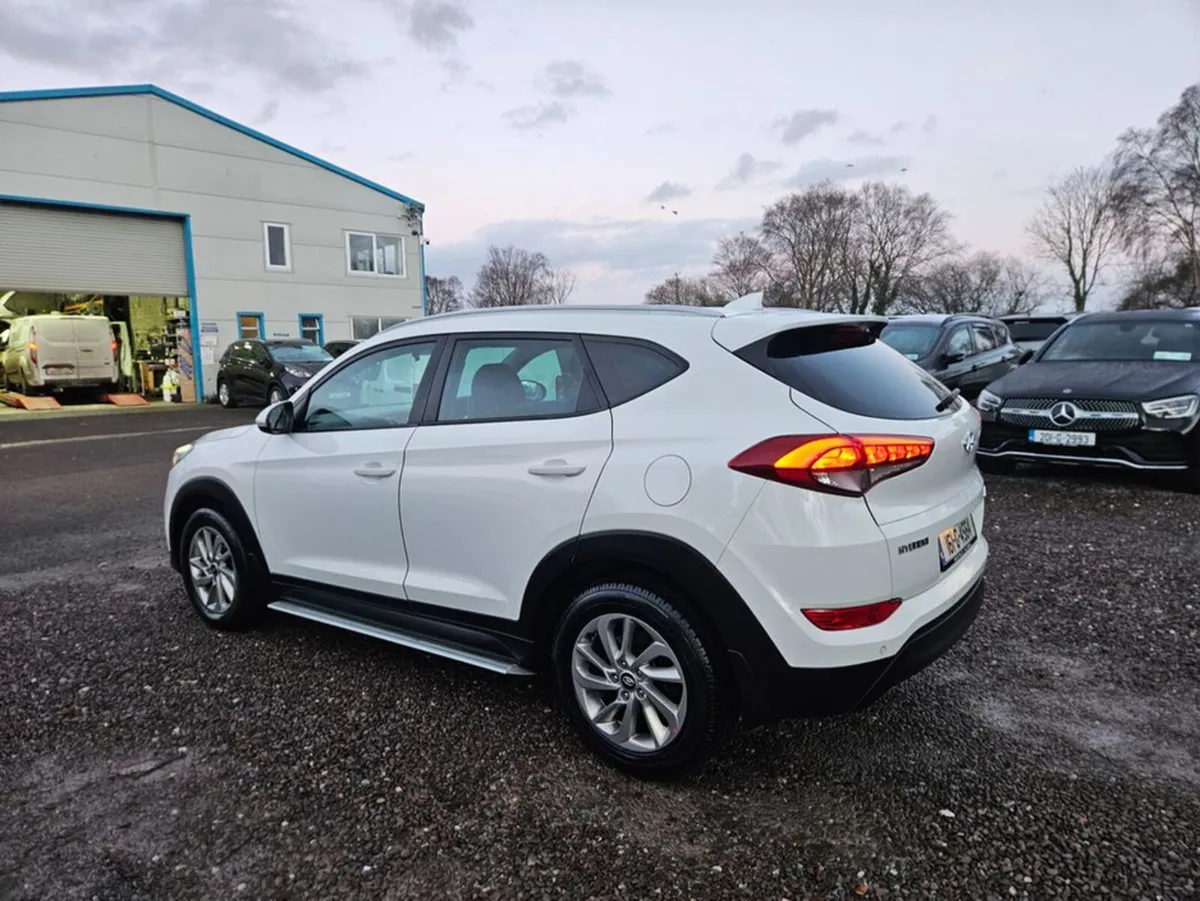 Hyundai Tucson Executive 5DR - Image 3