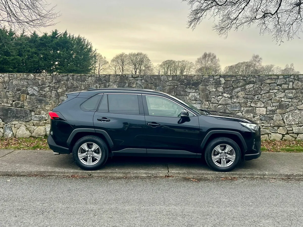 Toyota Rav Hybrid petrol - Image 4