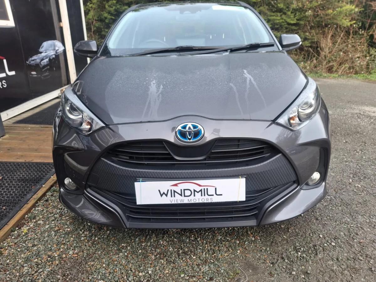 Toyota Yaris 1.5 Hybrid Luna 4DR - Image 2