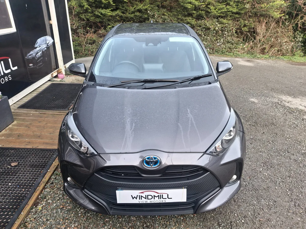 Toyota Yaris 1.5 Hybrid Luna 4DR - Image 3