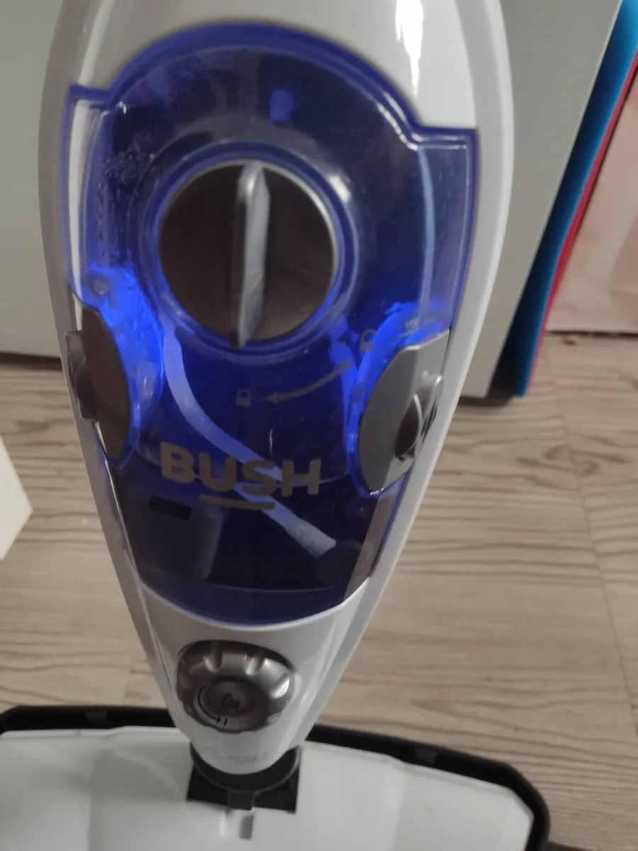 Bush floor steam cleaner - Image 1