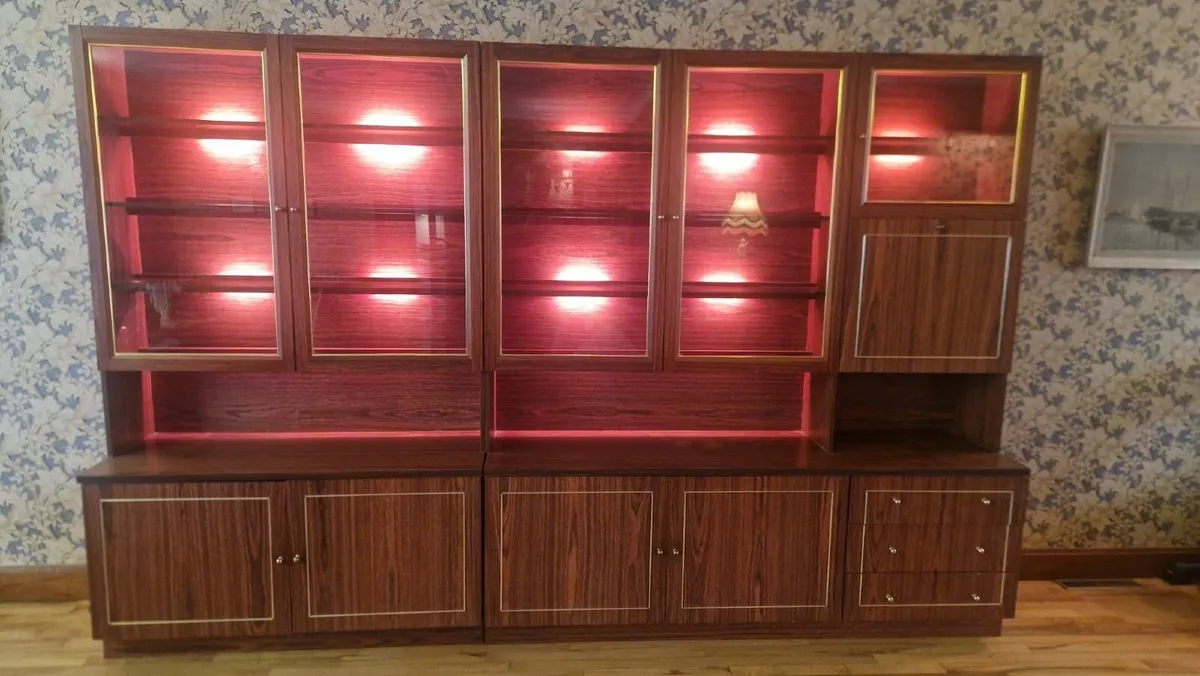 Display cabinet - Image 1