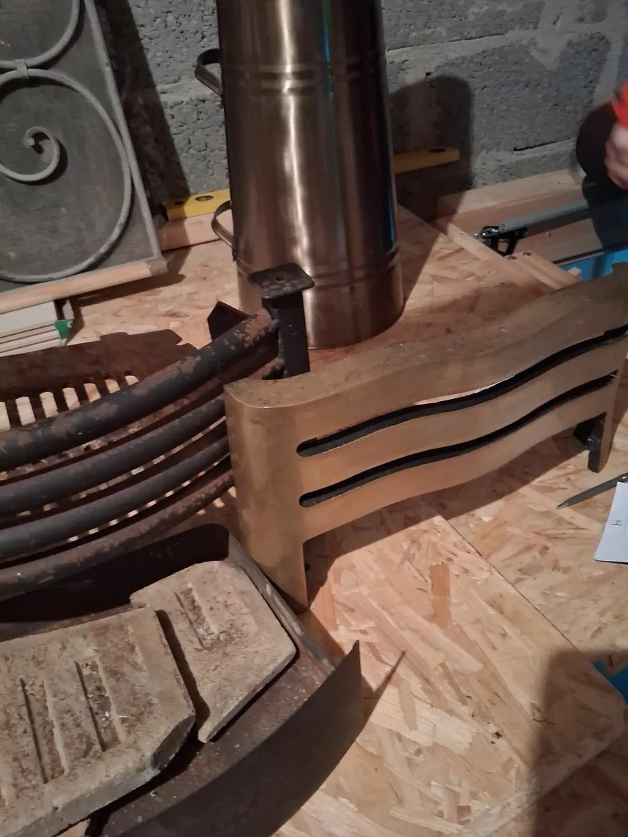 Fire grate, bricks, frett - Image 1