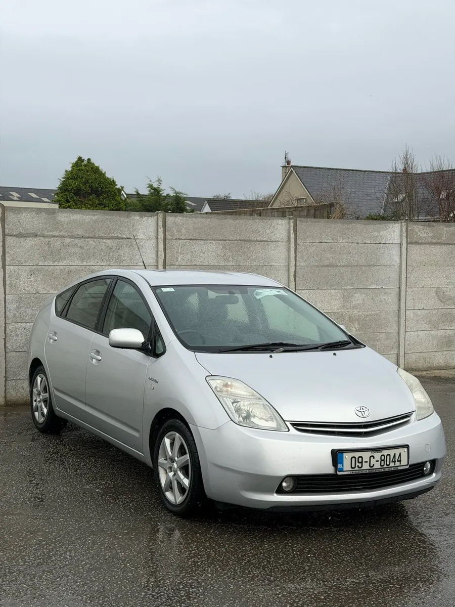 Toyota Prius 1.5 Hybrid Automatic - Image 3