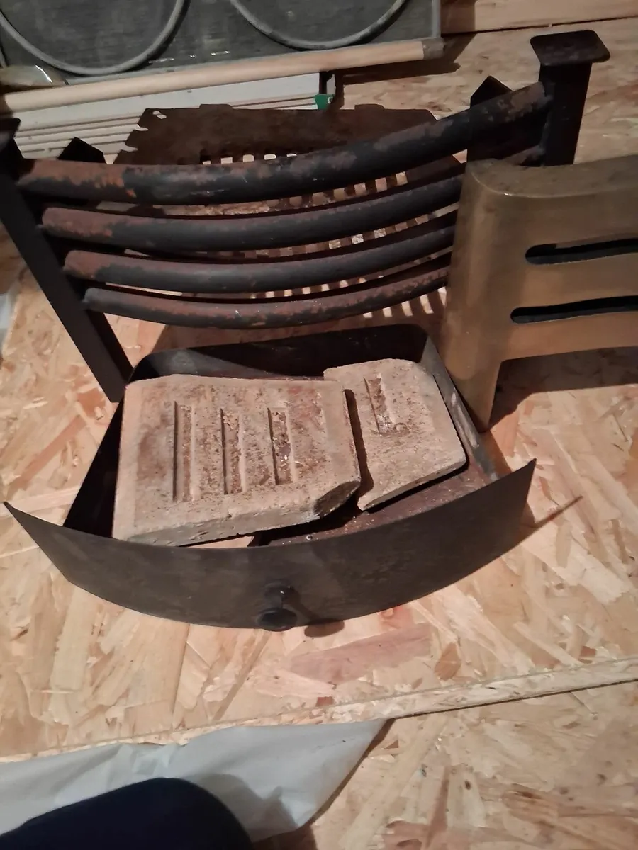 Fire grate, bricks, frett - Image 2