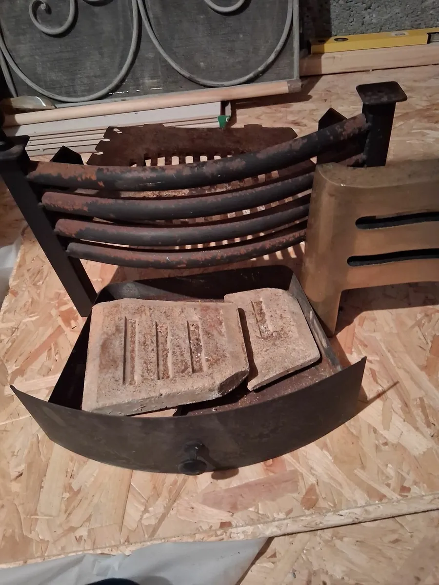 Fire grate, bricks, frett - Image 3