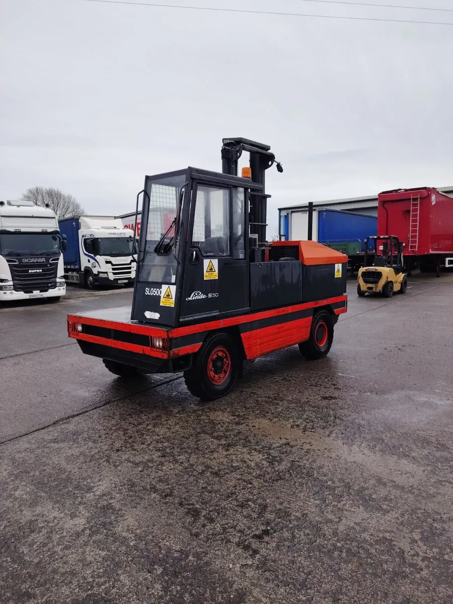 5 Ton Linde side loader forklift Diesel - Image 2
