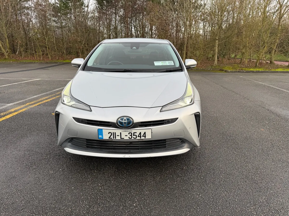 Toyota Prius HYBRID 1.8L Automatic - Image 4