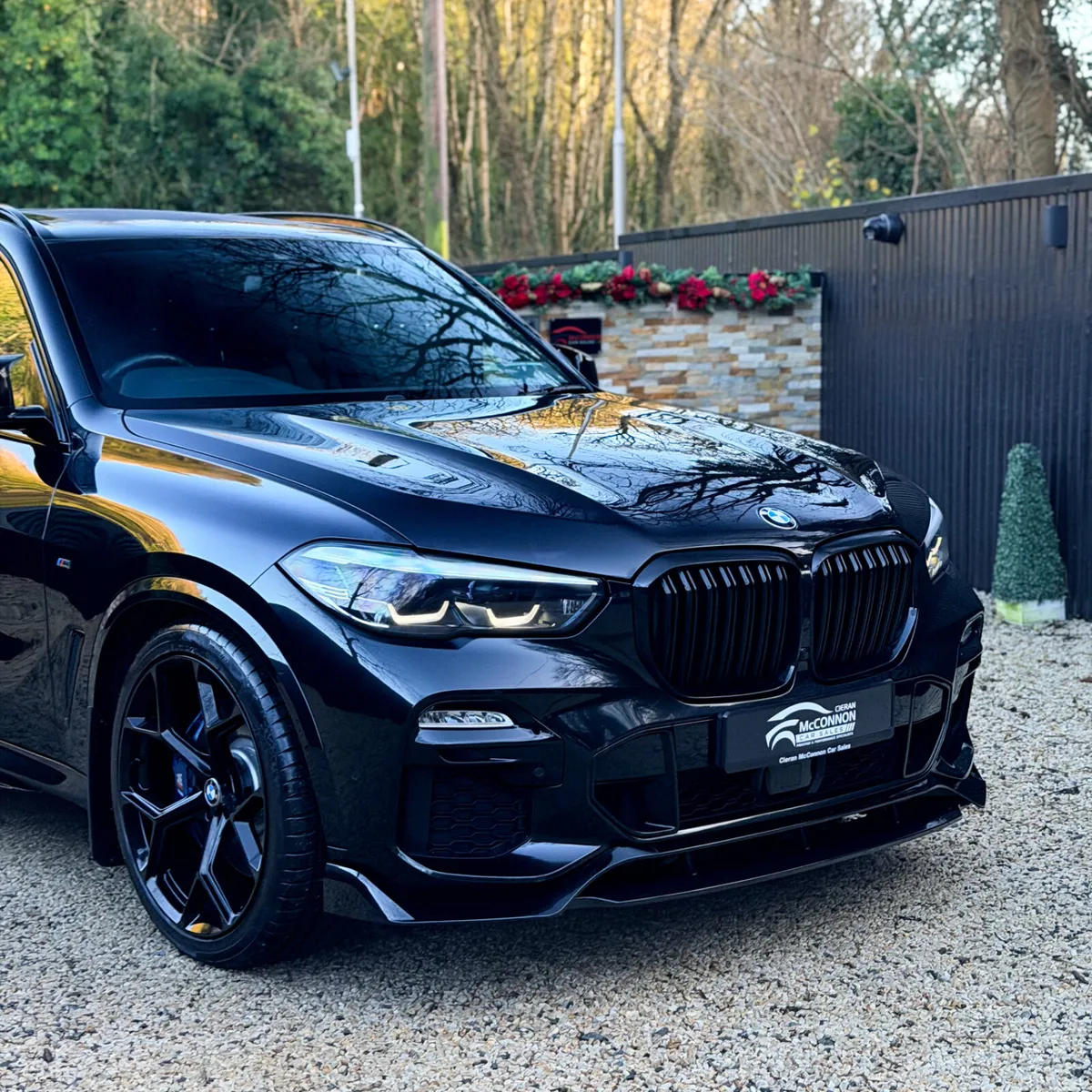 2021 (212)  BMW X5 45E MSPORT 390BHP **MEGA VALUE - Image 2