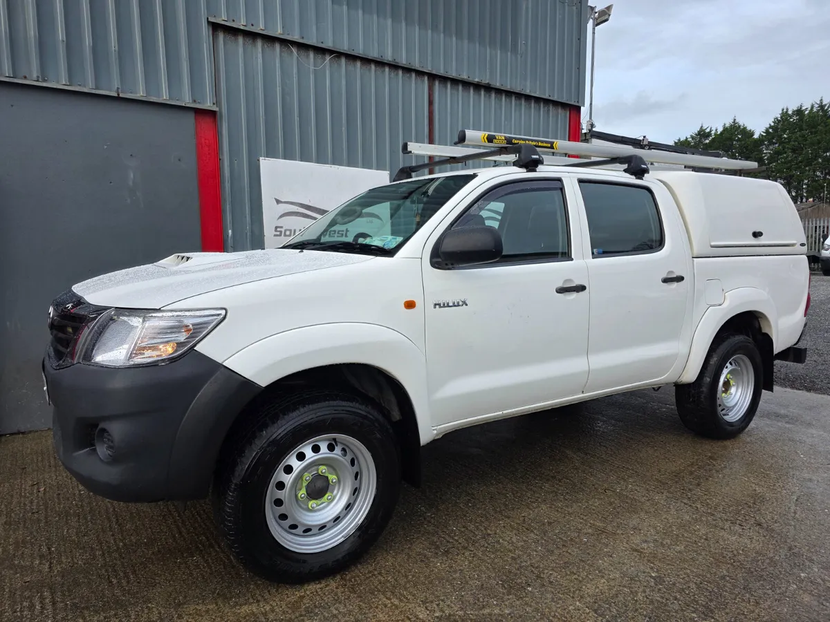 2015 Toyota HILUX ** DOE 07-26 Tax 03-26 ** - Image 3