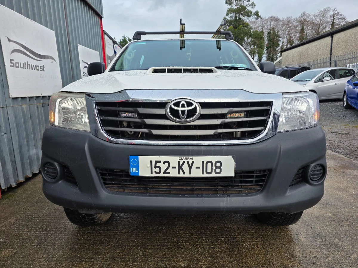 2015 Toyota HILUX ** DOE 07-26 Tax 03-26 ** - Image 2