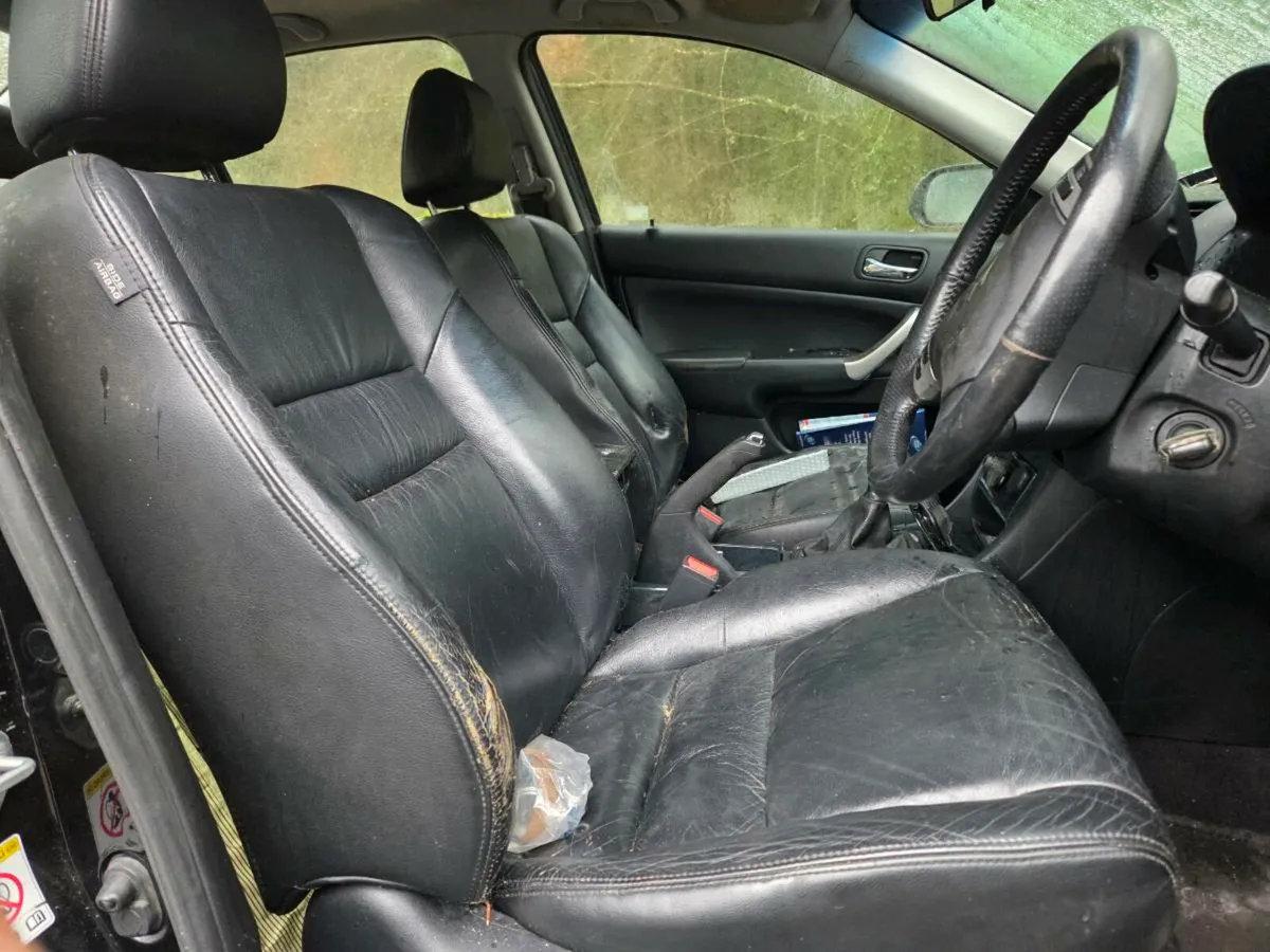 2004 Honda Accord 2.0 petrol - Image 2