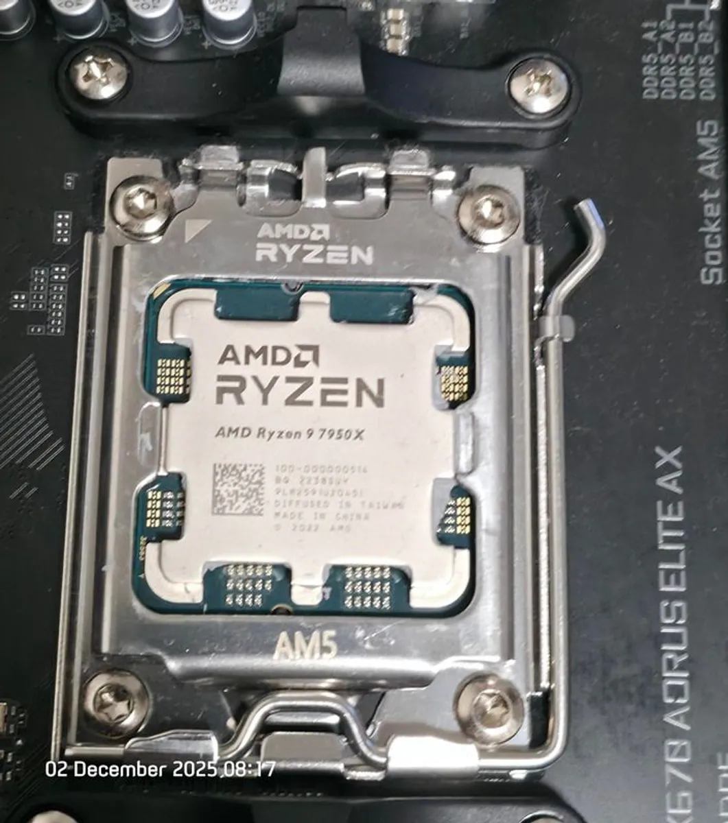 AMD Ryzen 9 7950X + Gigabyte X670 Aorus Elite AX (AM5/DDR5) - Image 1