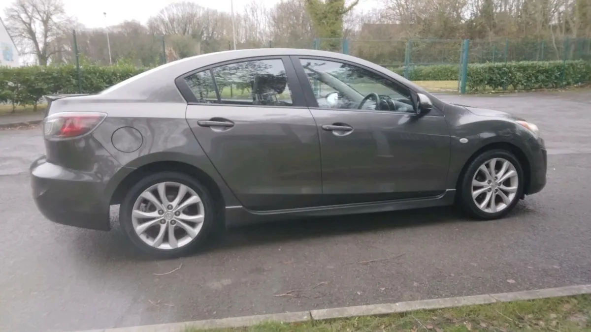 Mazda 3 1.6 Sport. Low Mileage. Long NCT & Taxed - Image 4