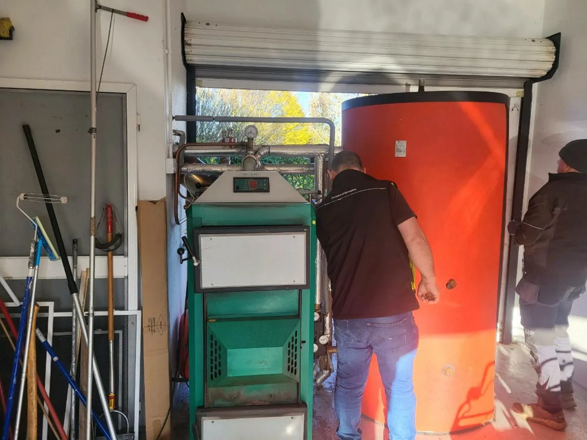 Wood burning stove. - Image 3