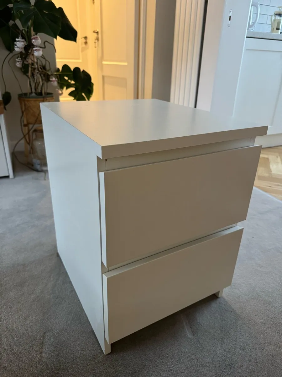 Pair of Bedside Lockers - Image 1