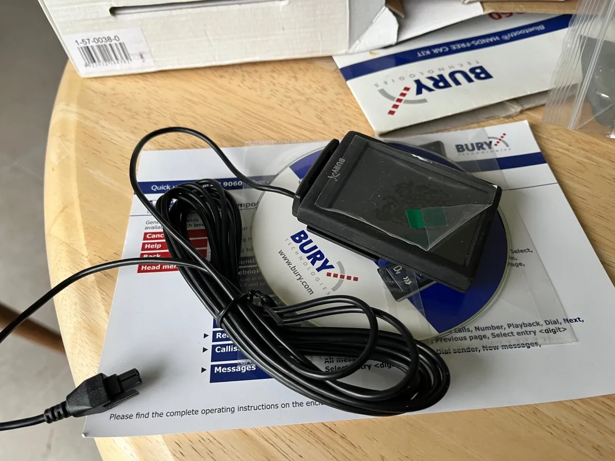 Bluetooth handsfree car kit - Image 2