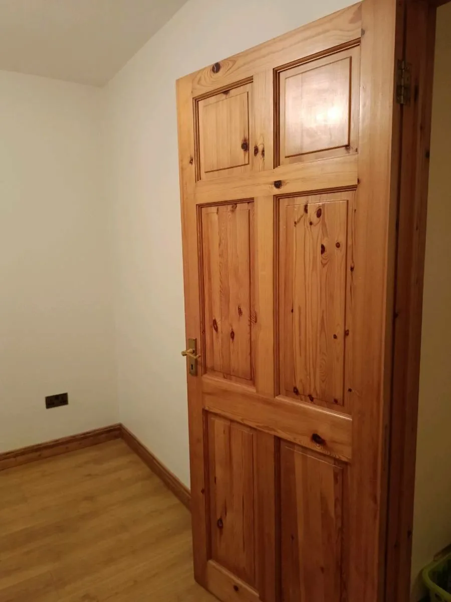 White deal doors - Image 1