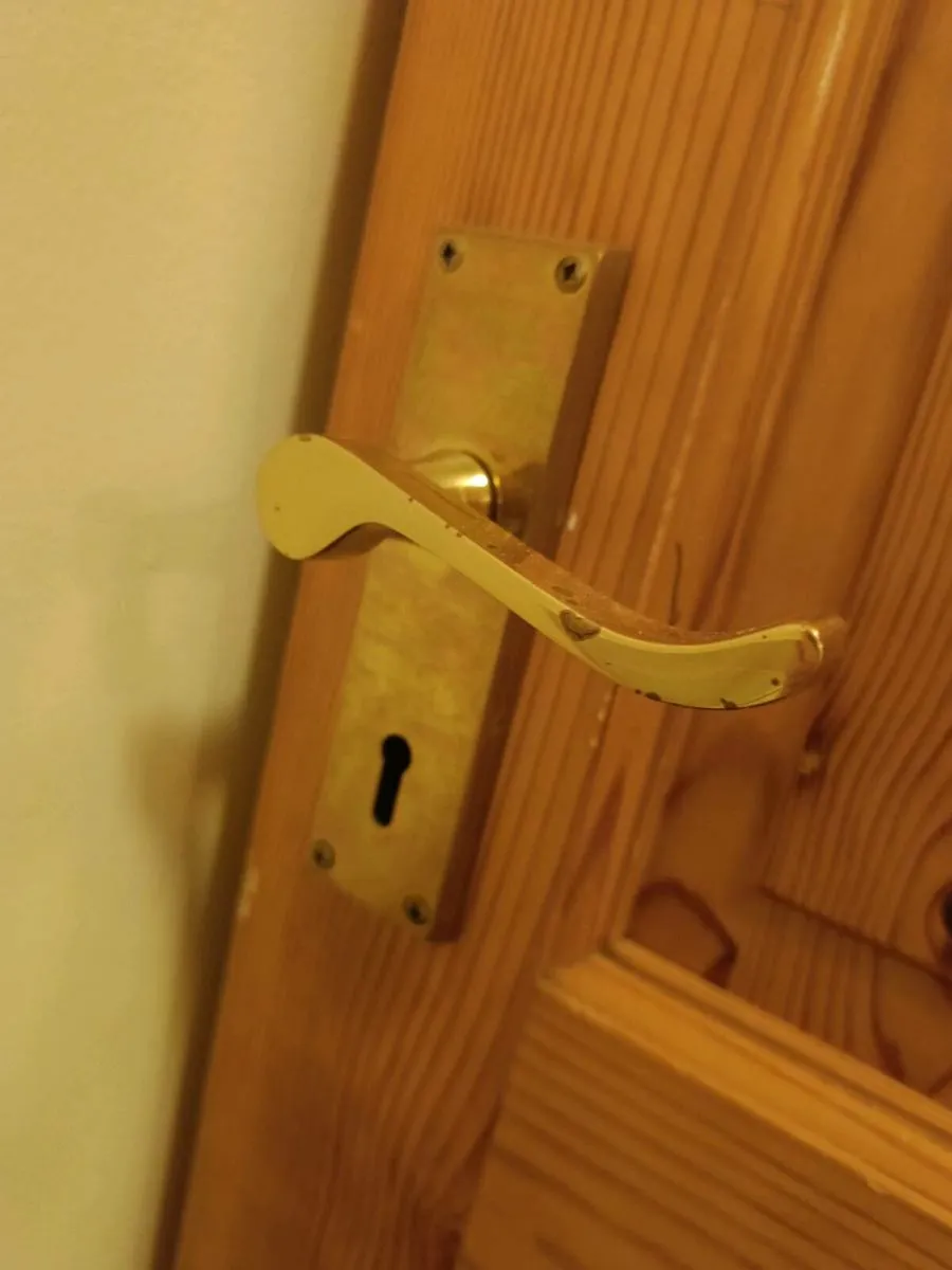 White deal doors - Image 2