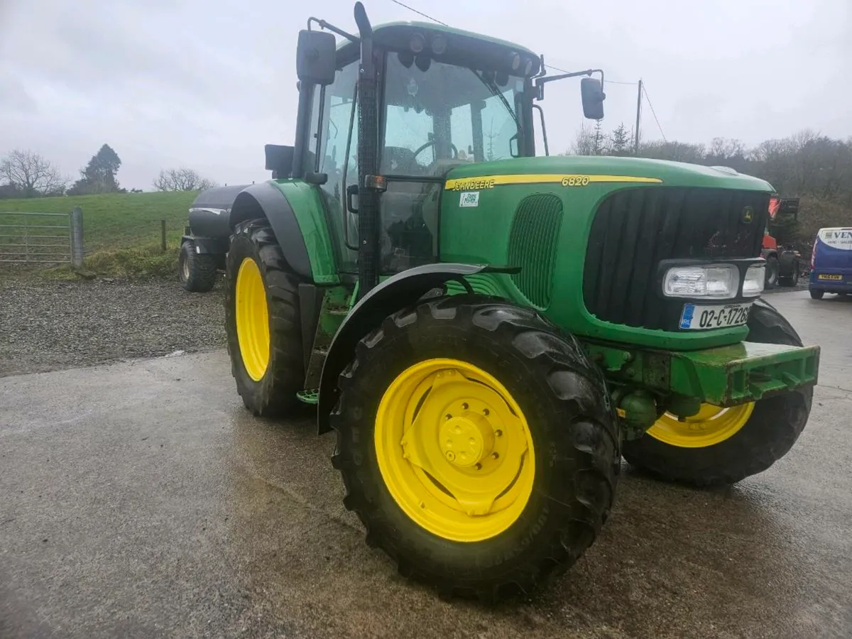JOHN DEERE 6820 - Image 1