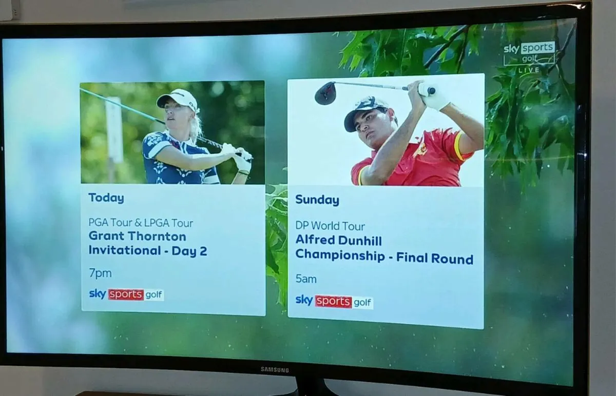 Samsung 32'' Curved Smart TV - Image 4