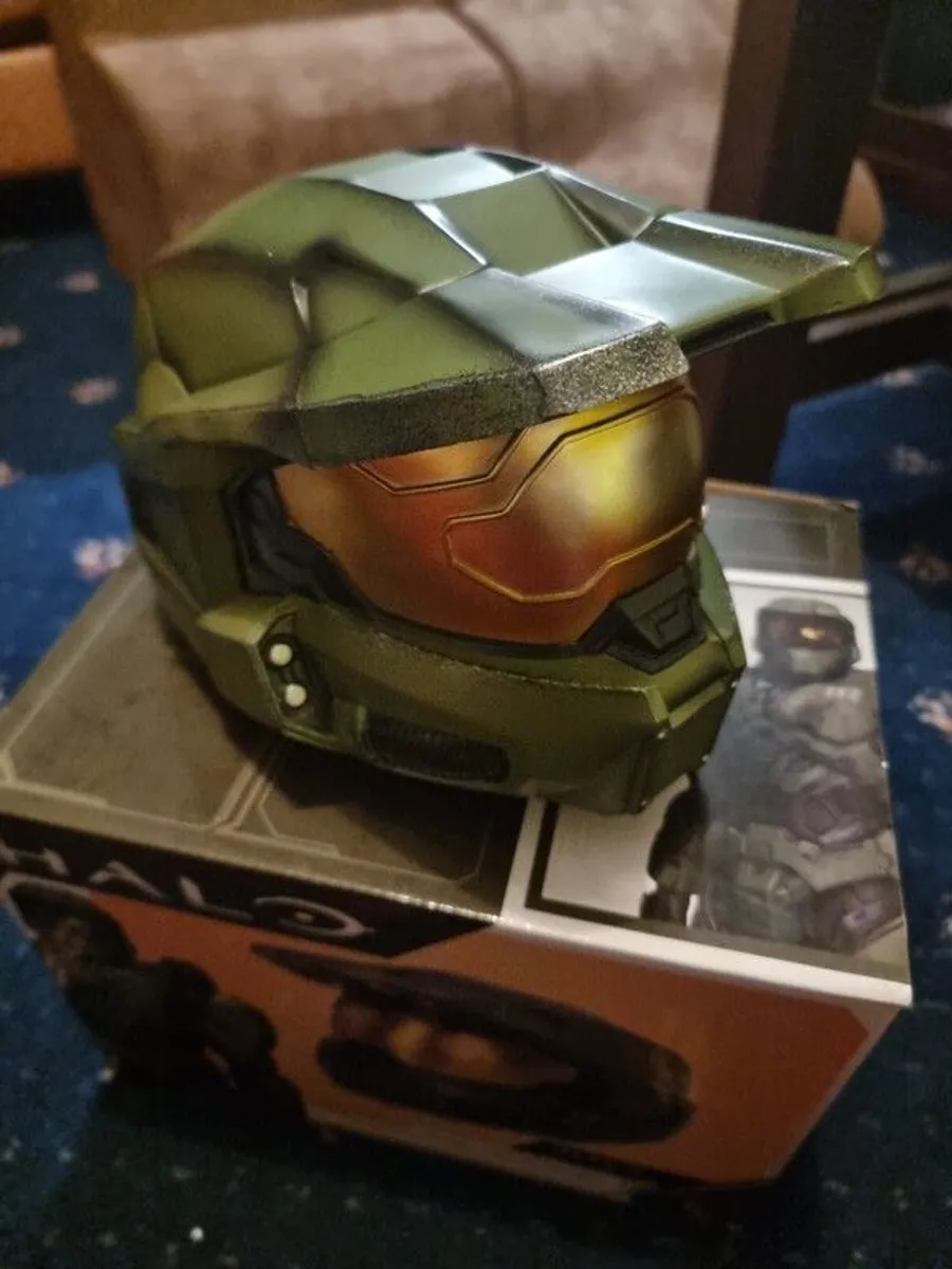 Halo Infinite Master Chief Helmet Box - Image 1