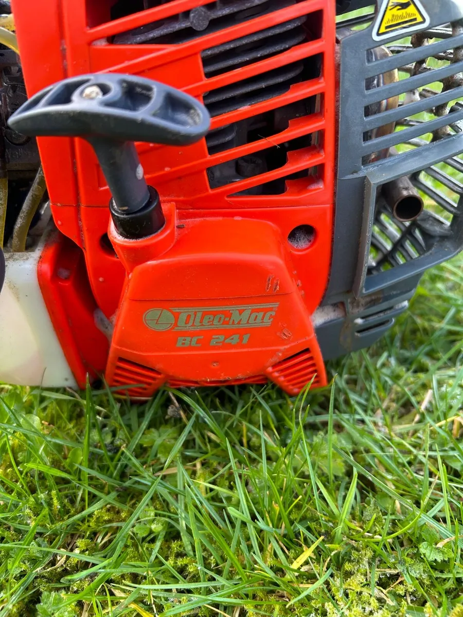 Oleo Mac bc 241 long reach hedge cutter - Image 3