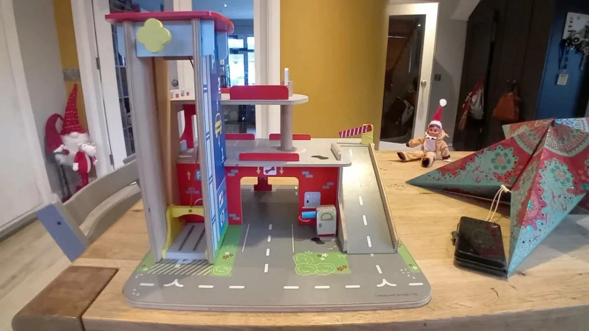 Kids Wood Play Garage - Image 1