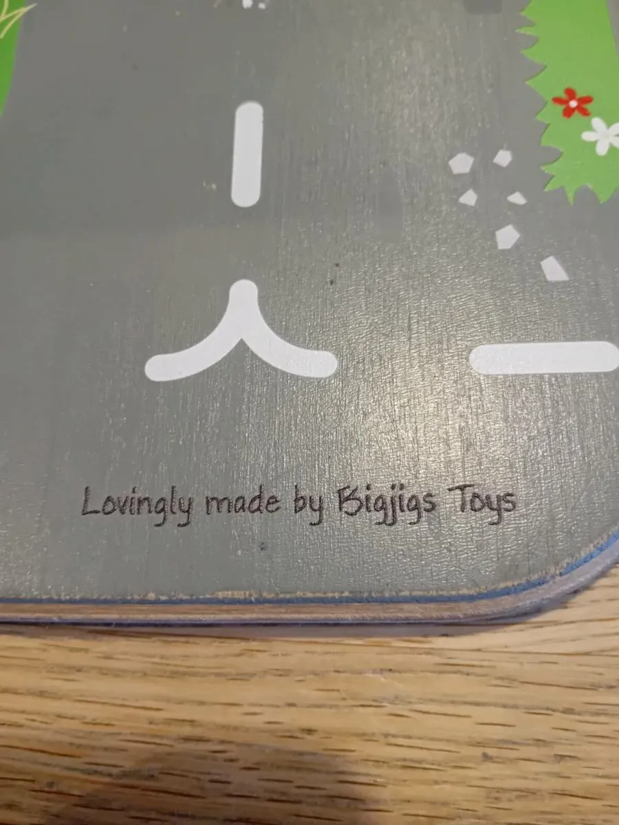 Kids Wood Play Garage - Image 2