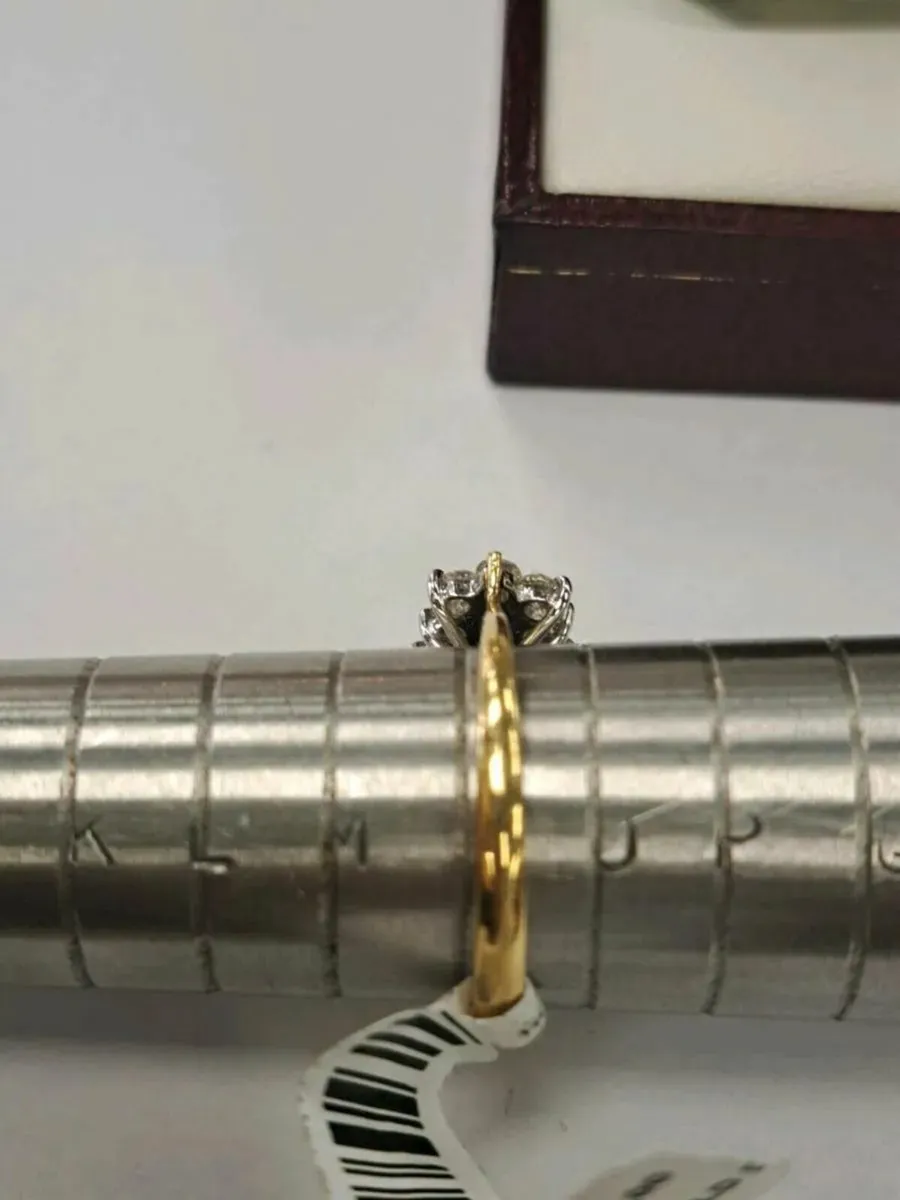 18k Diamond and sapphire ring 18CT - Image 4