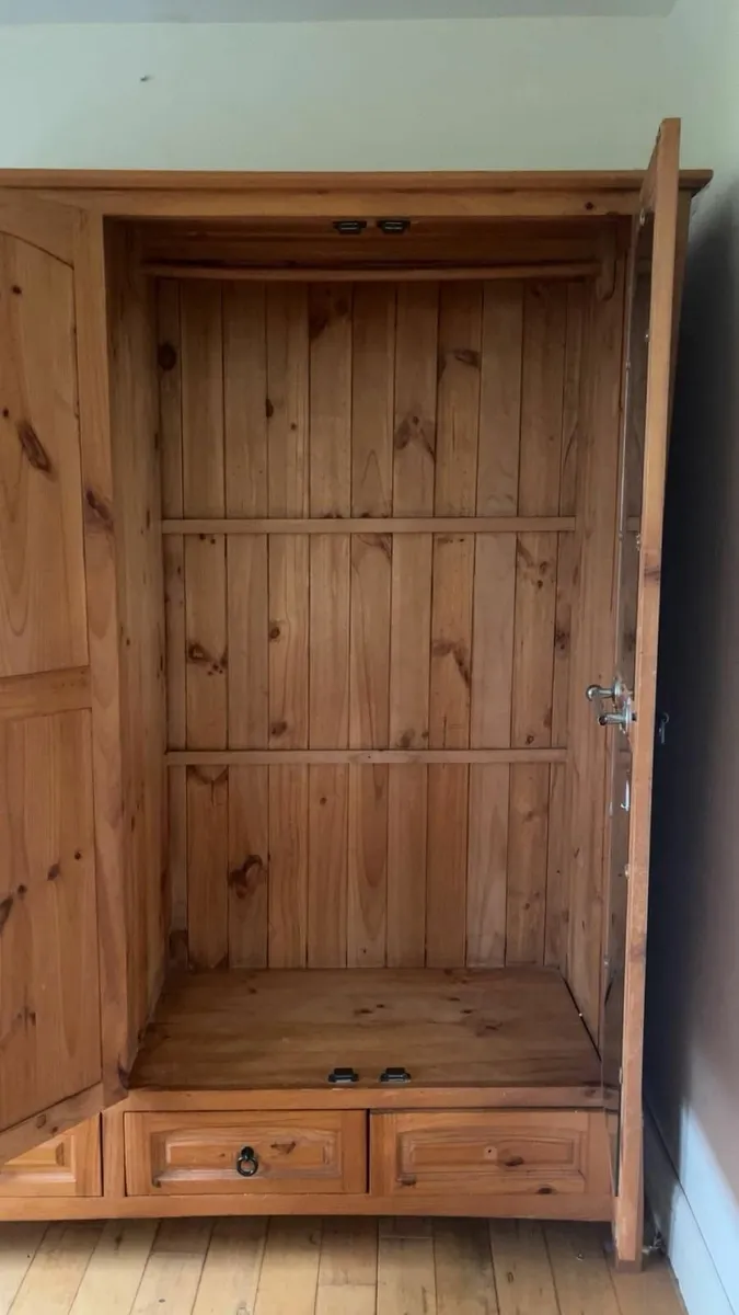 Wardrobe - Image 2