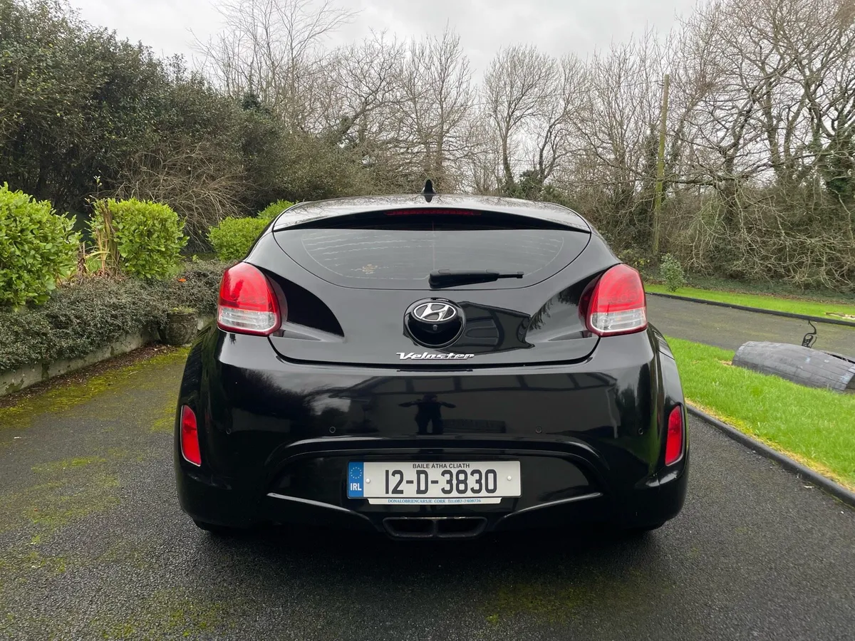 2012 Hyundai veloster - Image 3