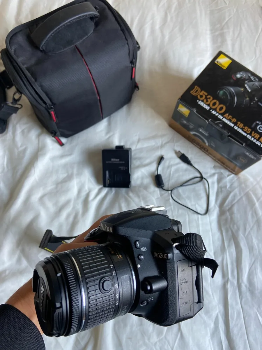 Camera Nikon D5300 + Lens 18-55mm + Camera bag - Image 2
