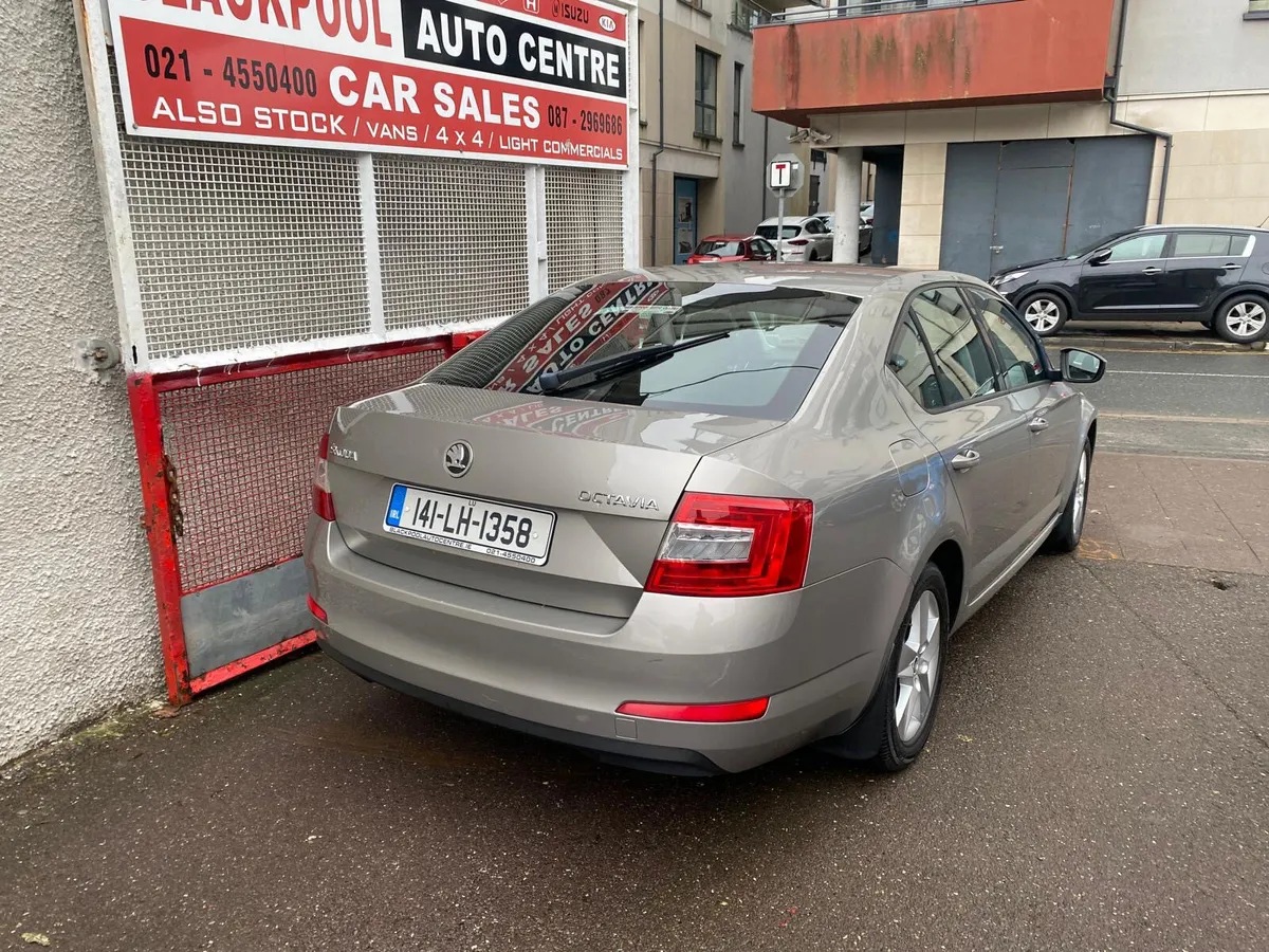 Skoda Octavia 2014 - Image 2