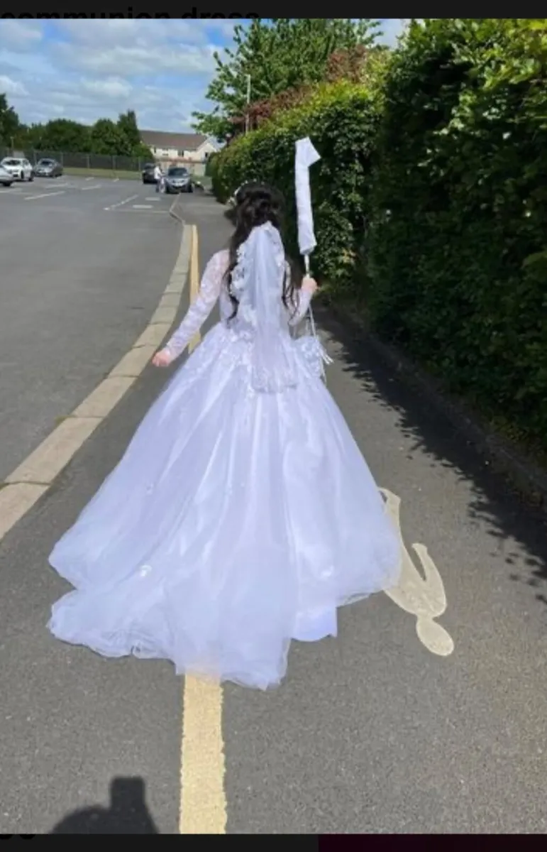 Holy communion dress - Image 4