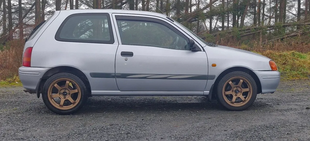 Toyota starlet - Image 2