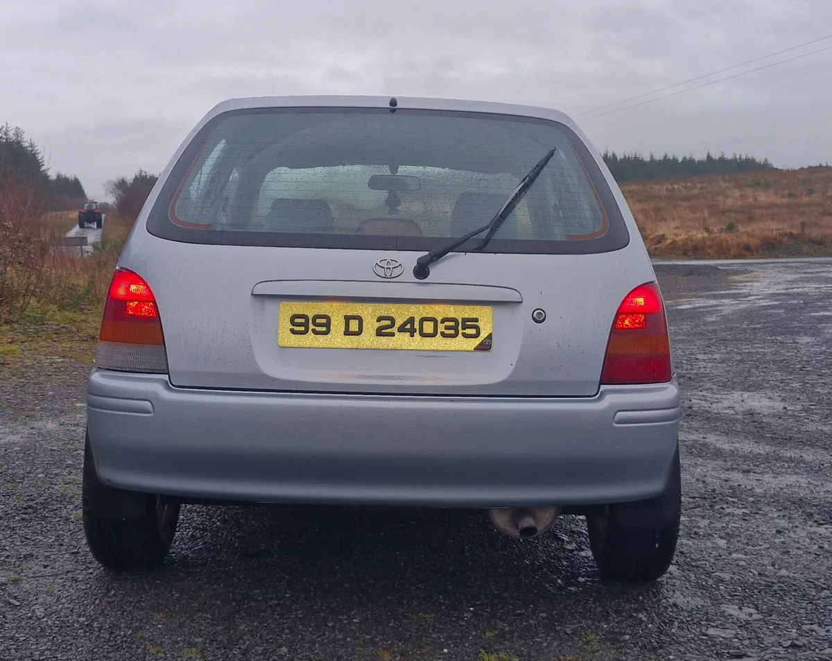 Toyota starlet - Image 4