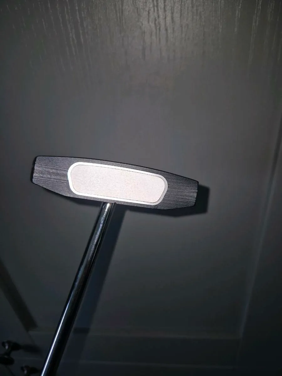 Odyssey #7 Broomstick Putter - Image 4