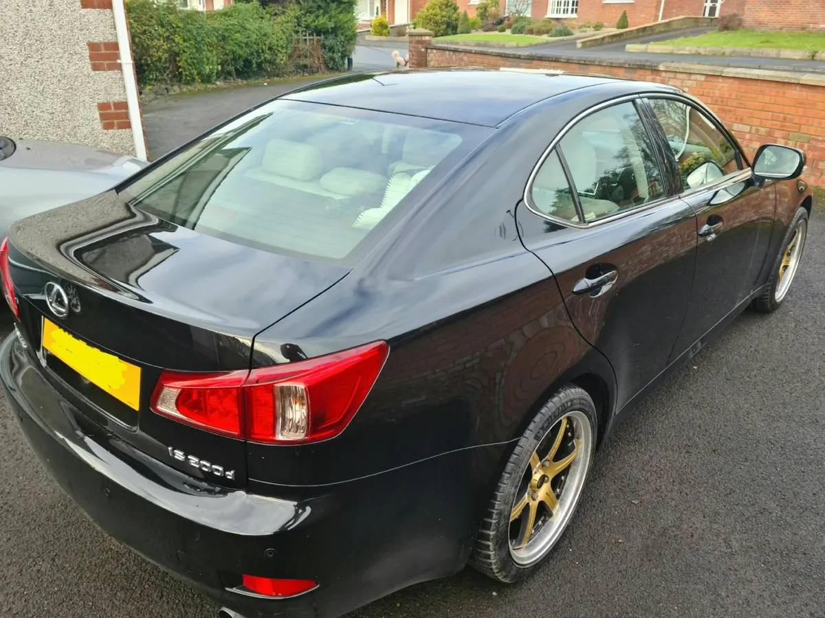 Lexus IS 2012 - Image 3