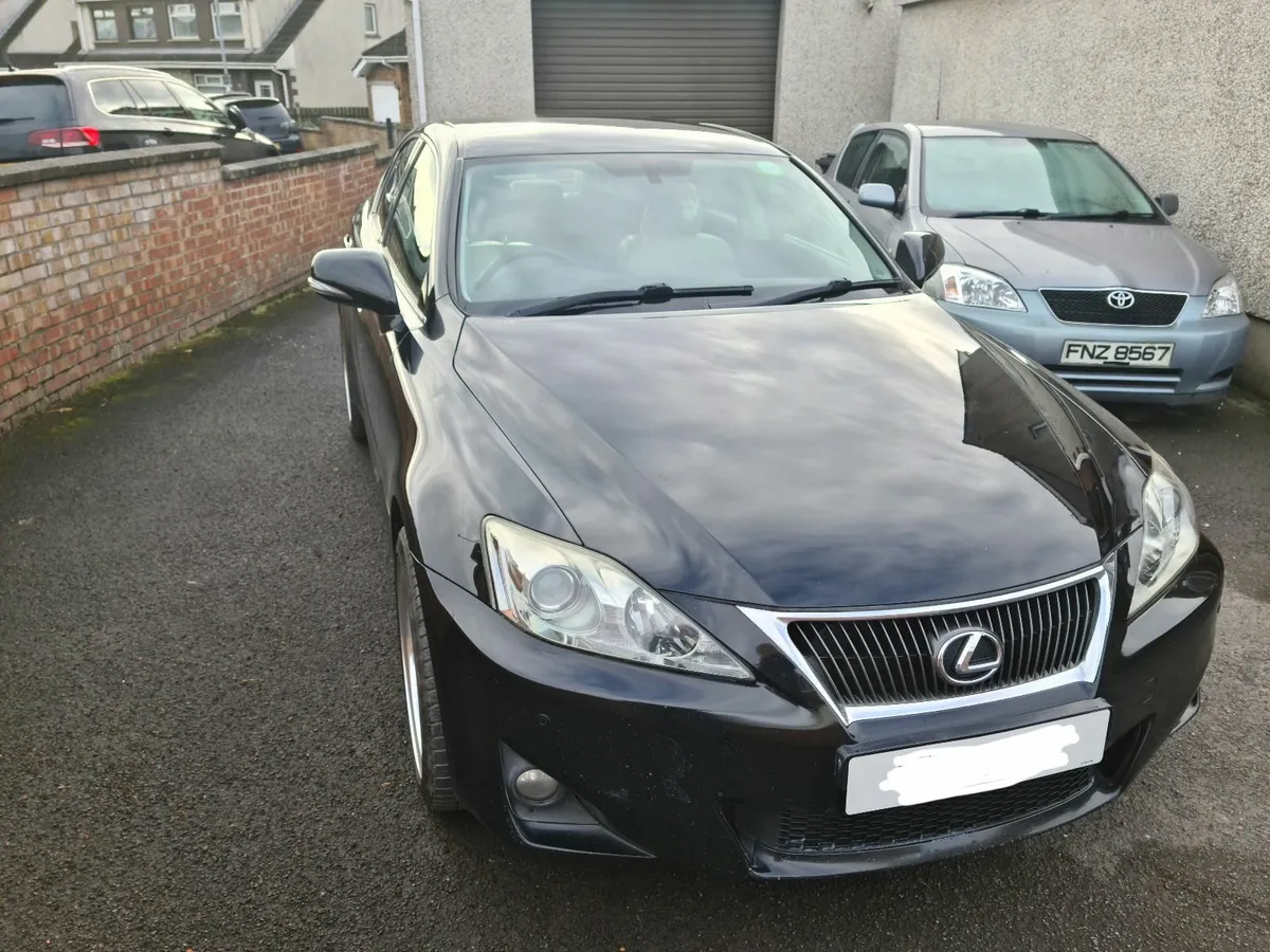 Lexus IS 2012 - Image 4