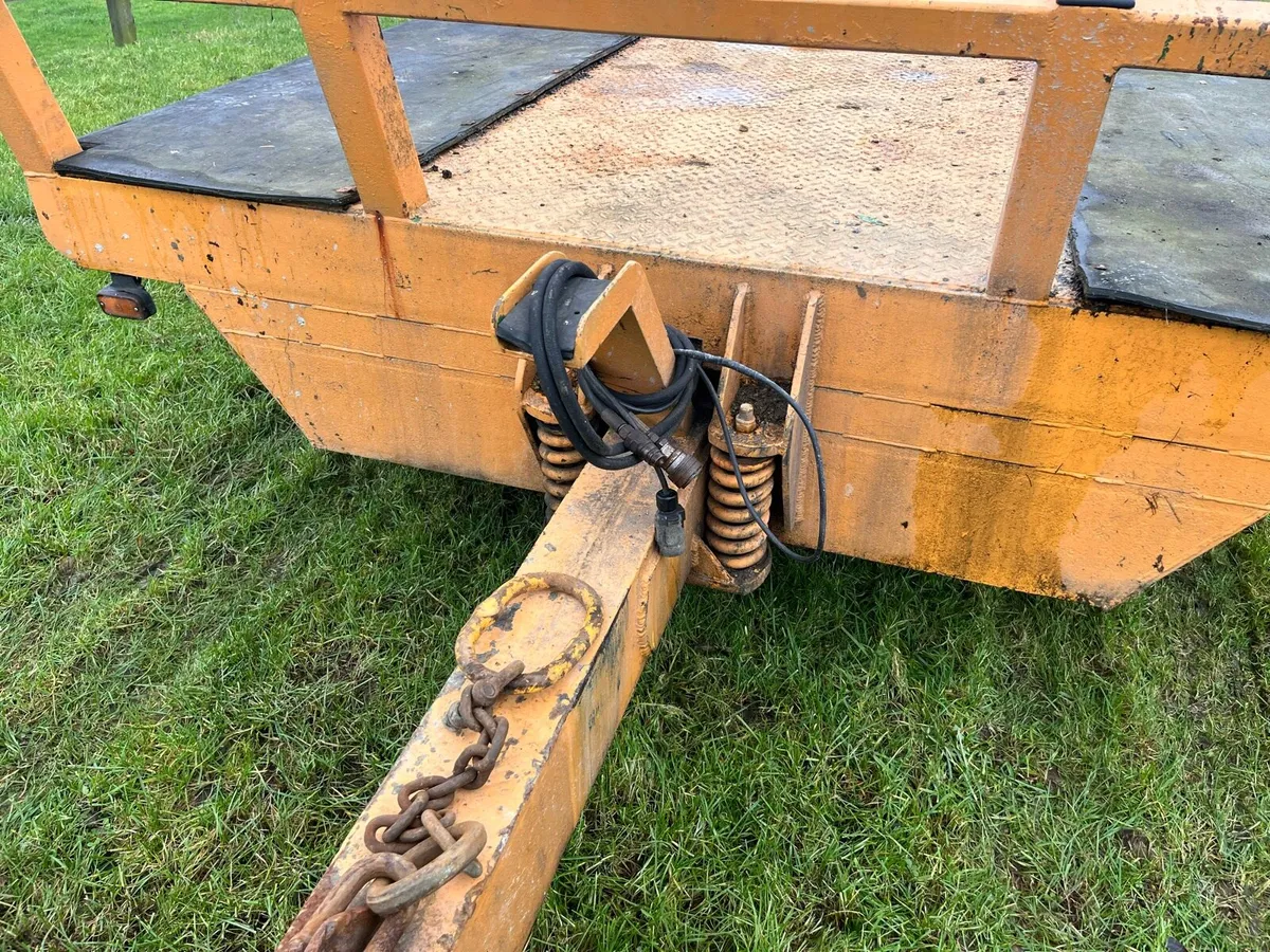 Low loader - Image 2