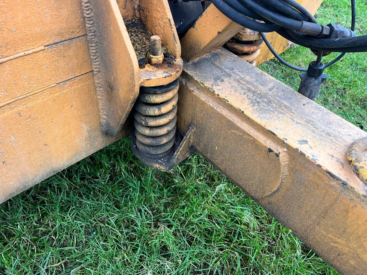 Low loader - Image 3