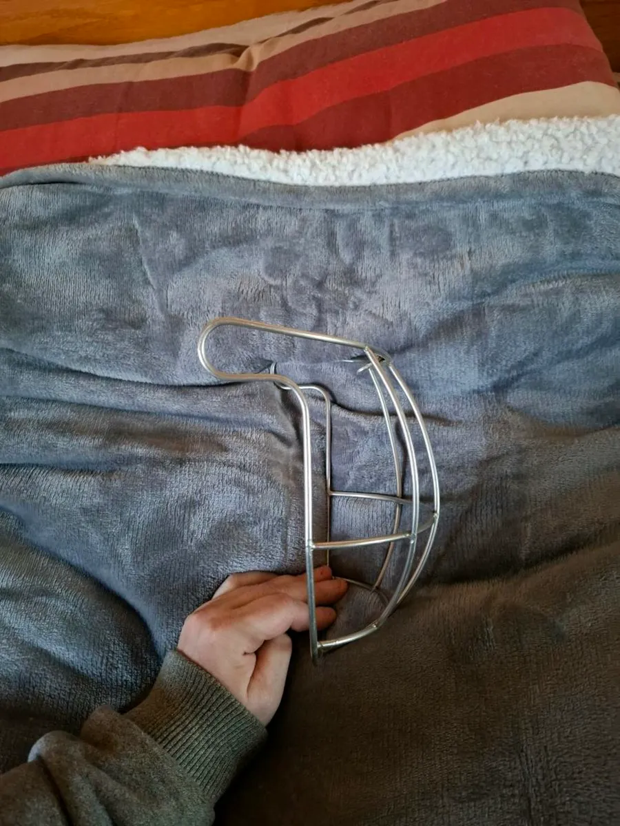 Thurles faceguard long loop - Image 3