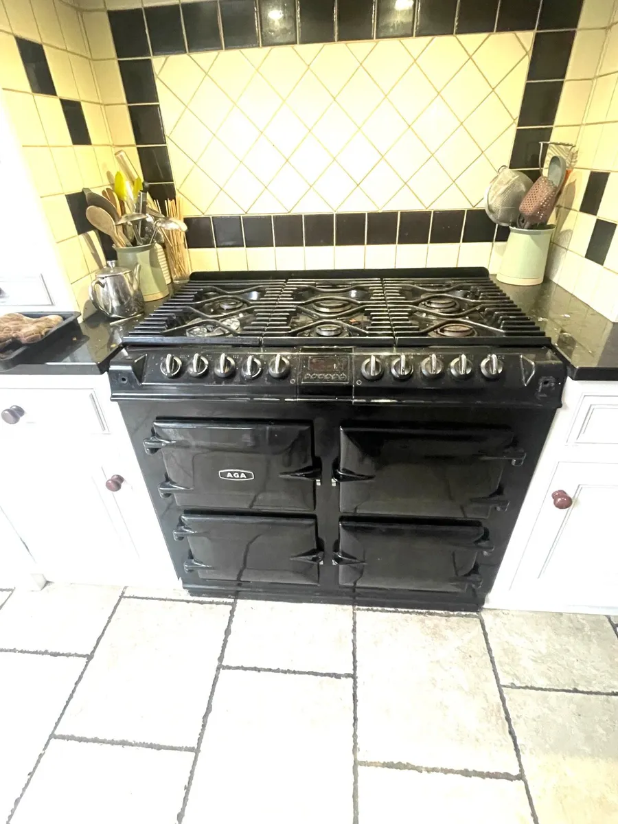 AGA Cooker  Gas rings electric ovens - Image 2