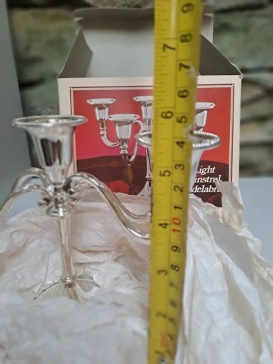 5 light minstrel Candlebra - Image 3