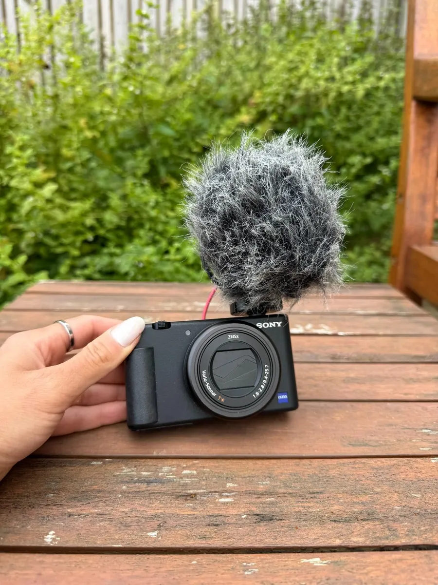 Sony ZV-1 + Rode Microphone (Vlogging/Video Setup) - Image 3